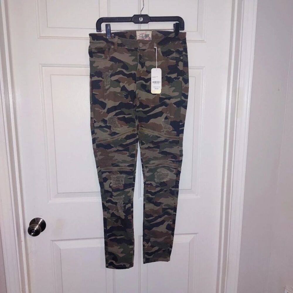 Soho Babe Camo Pants Size 11